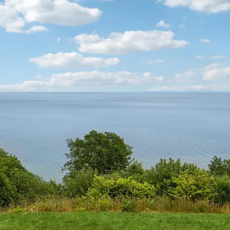 Дом отдыха 4 Bedroom In