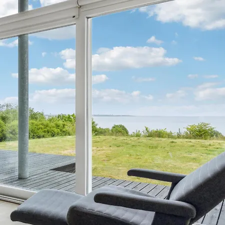 4 Bedroom In Dom wakacyjny *