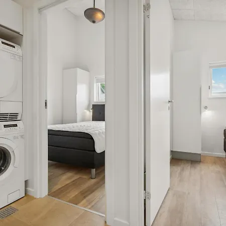 Дом отдыха 4 Bedroom In